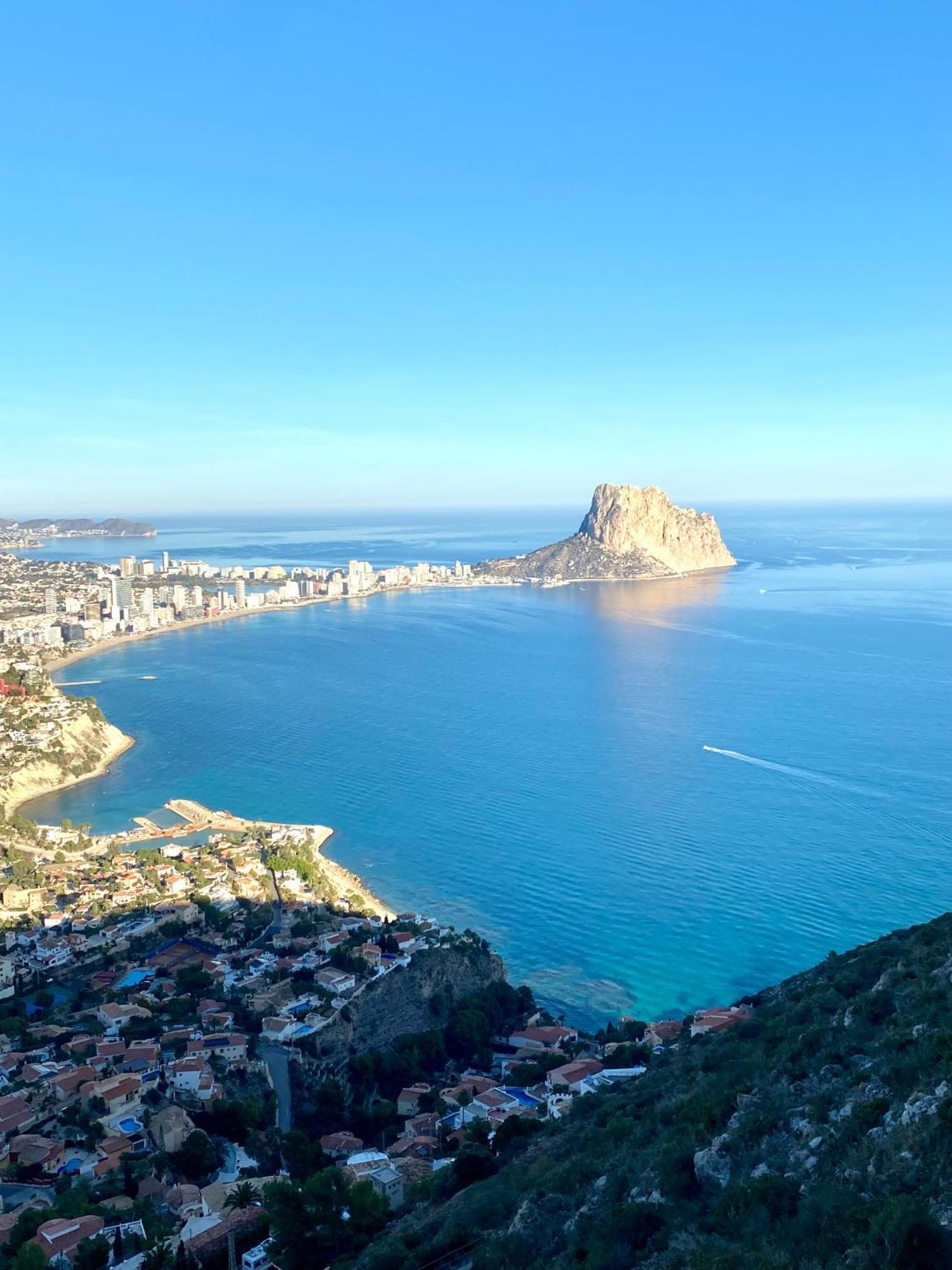 Natalie Calpe Sun 100M To The Beach Center Екстер'єр фото