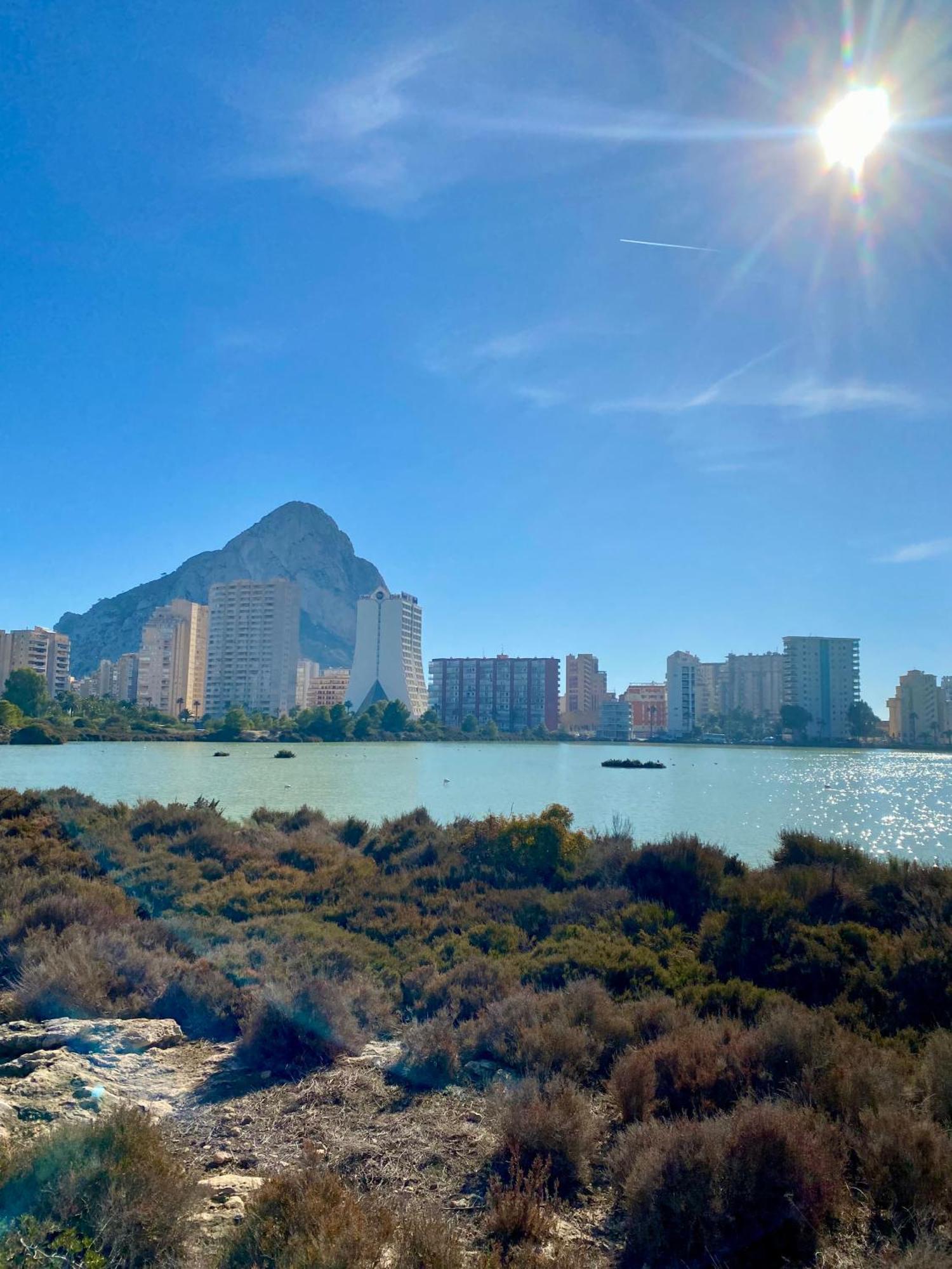 Natalie Calpe Sun 100M To The Beach Center Екстер'єр фото