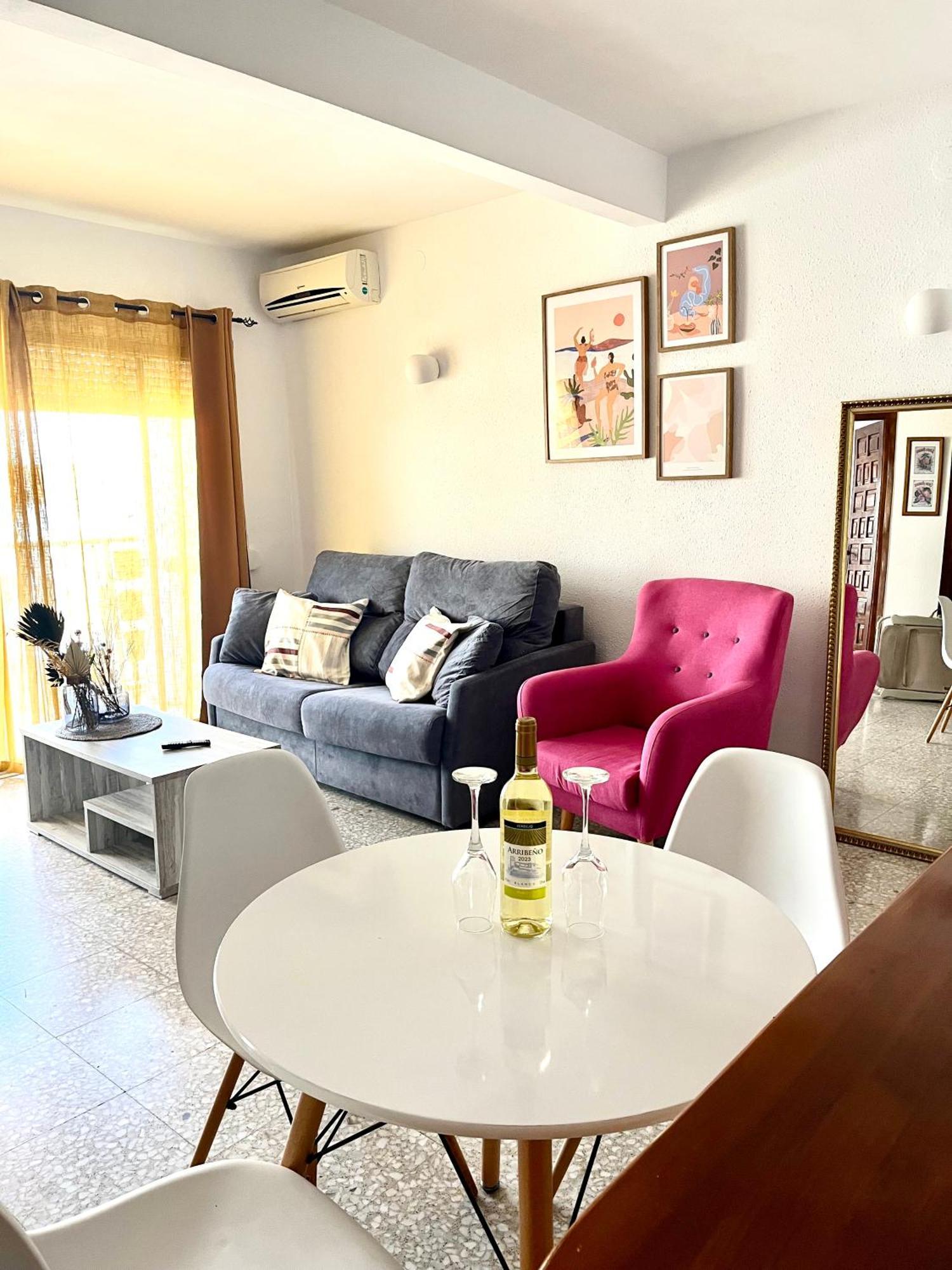 Natalie Calpe Sun 100M To The Beach Center Екстер'єр фото