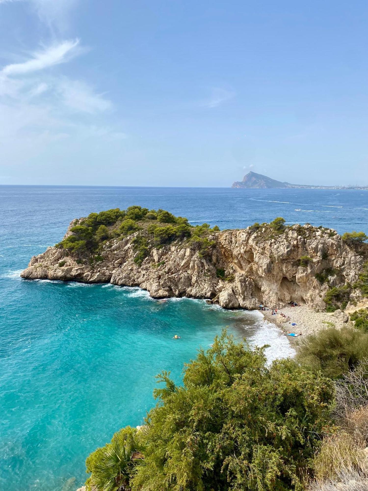 Natalie Calpe Sun 100M To The Beach Center Екстер'єр фото