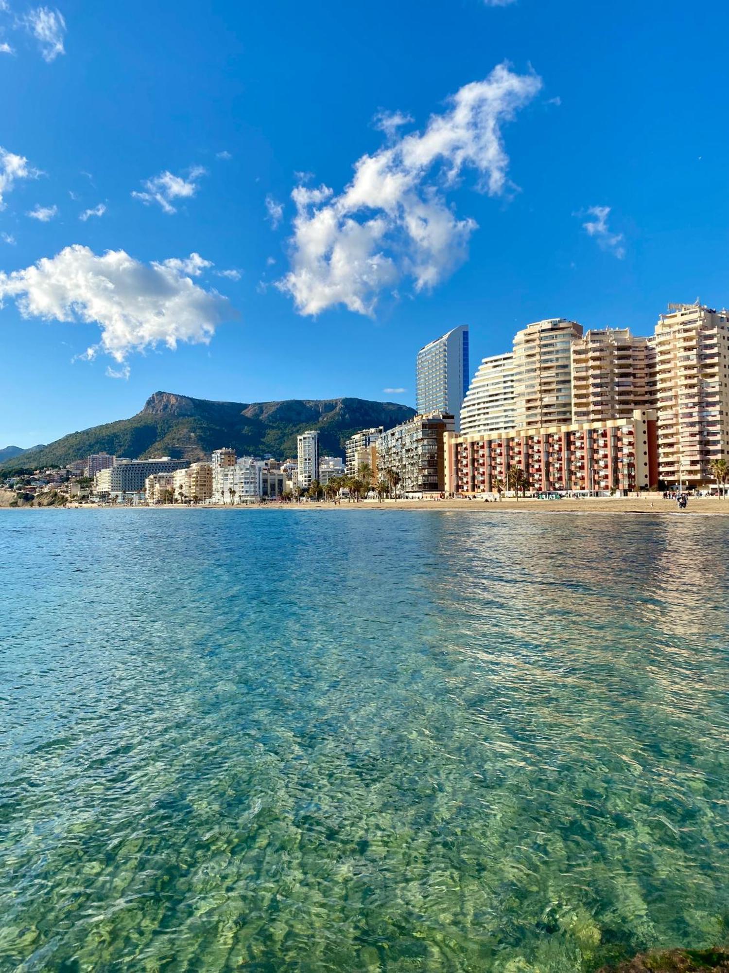 Natalie Calpe Sun 100M To The Beach Center Екстер'єр фото
